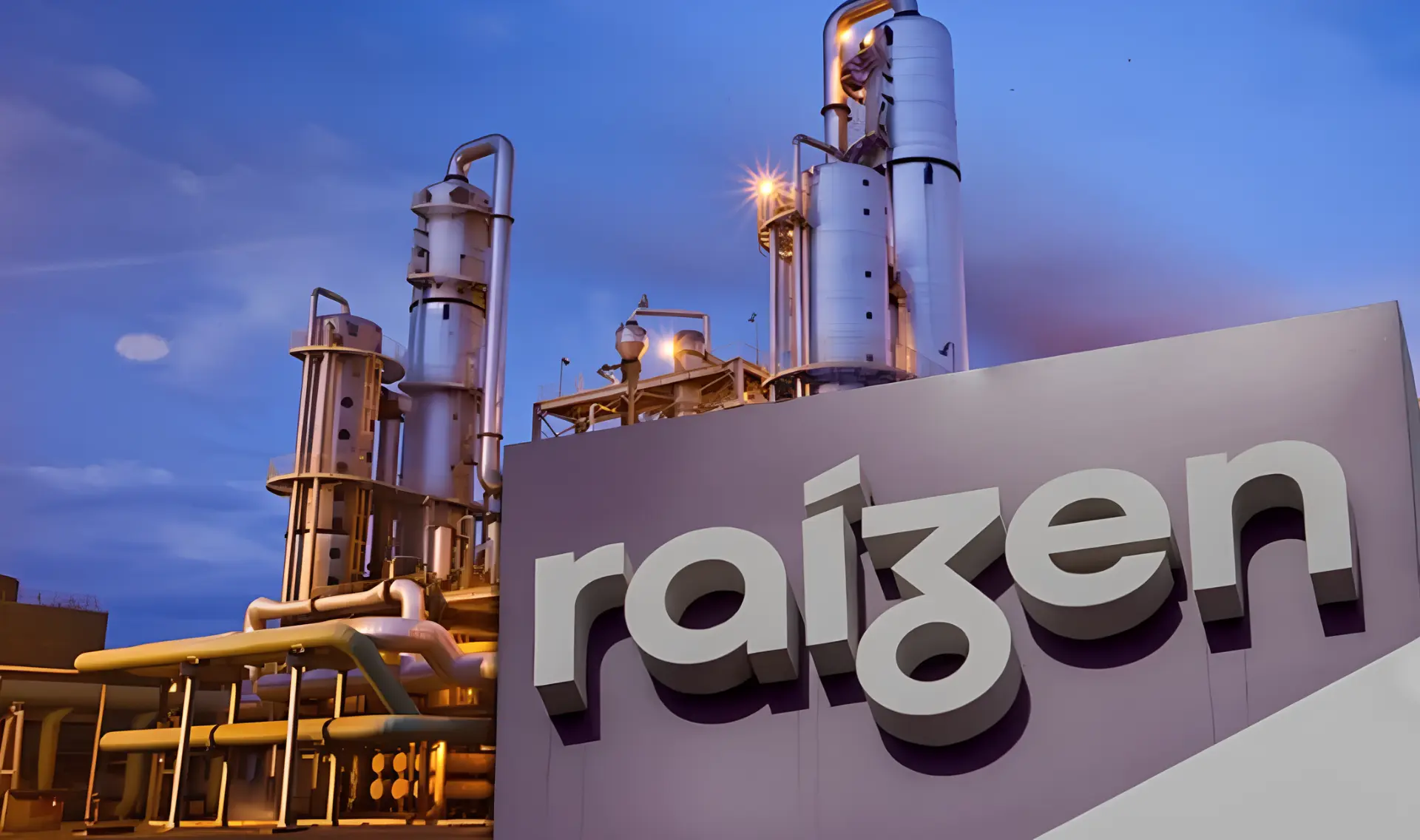 Planta industrial da Raízen ao entardecer